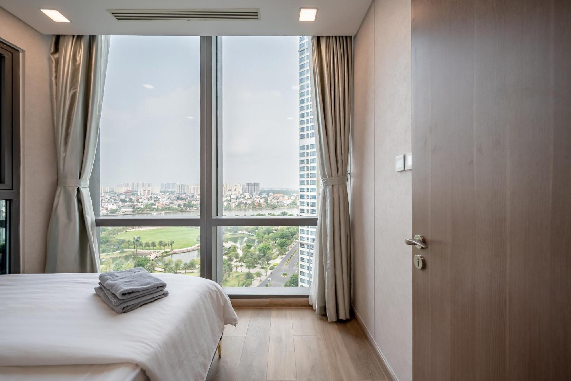 Landmark 81 Condotel Garden Bay Хошимин Экстерьер фото